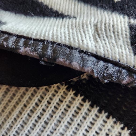 Houndstooth Cardigan - Picture 2 of 5